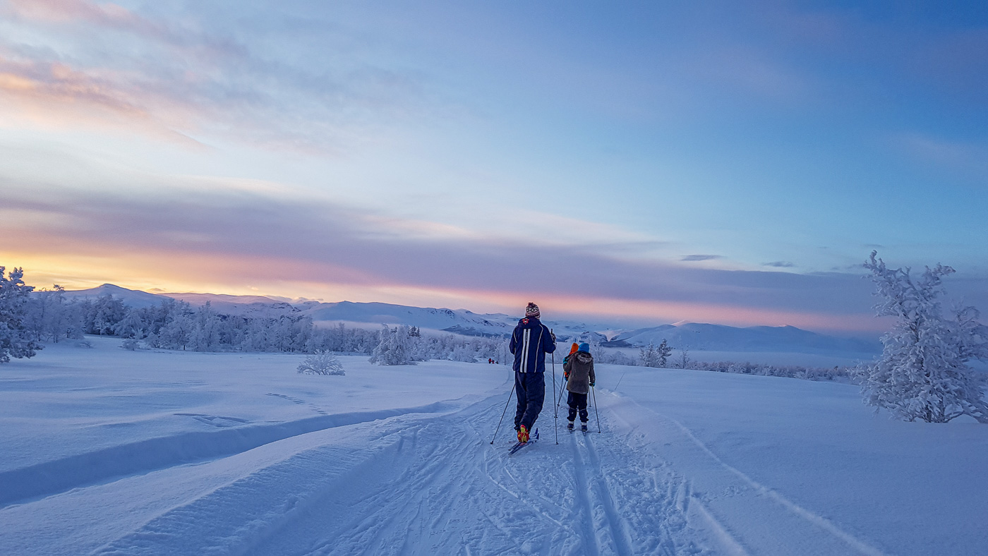 På skitur i Skåbufjellet - Skåbu Fjellhotell